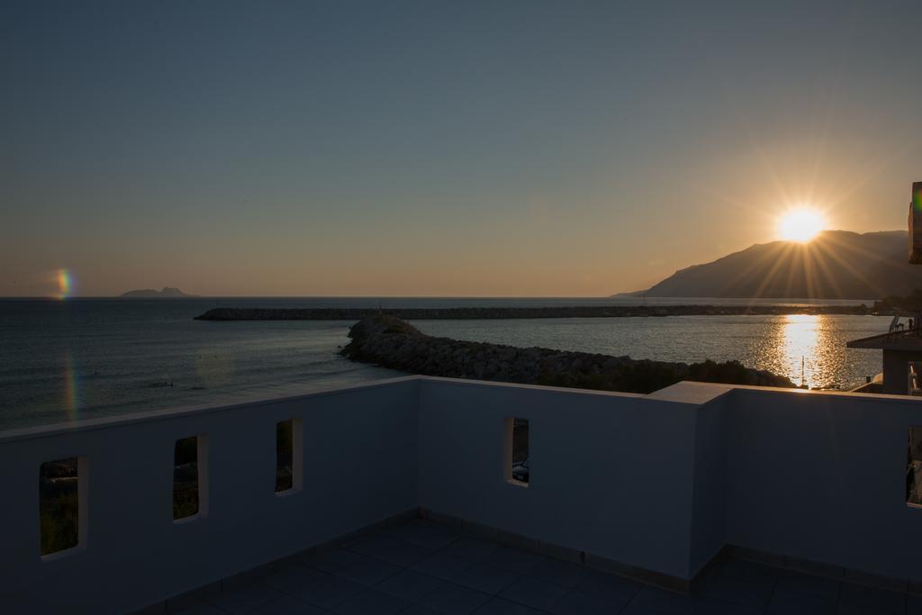 Golden Sun Apartment Kokkinos Pirgos Bagian luar foto